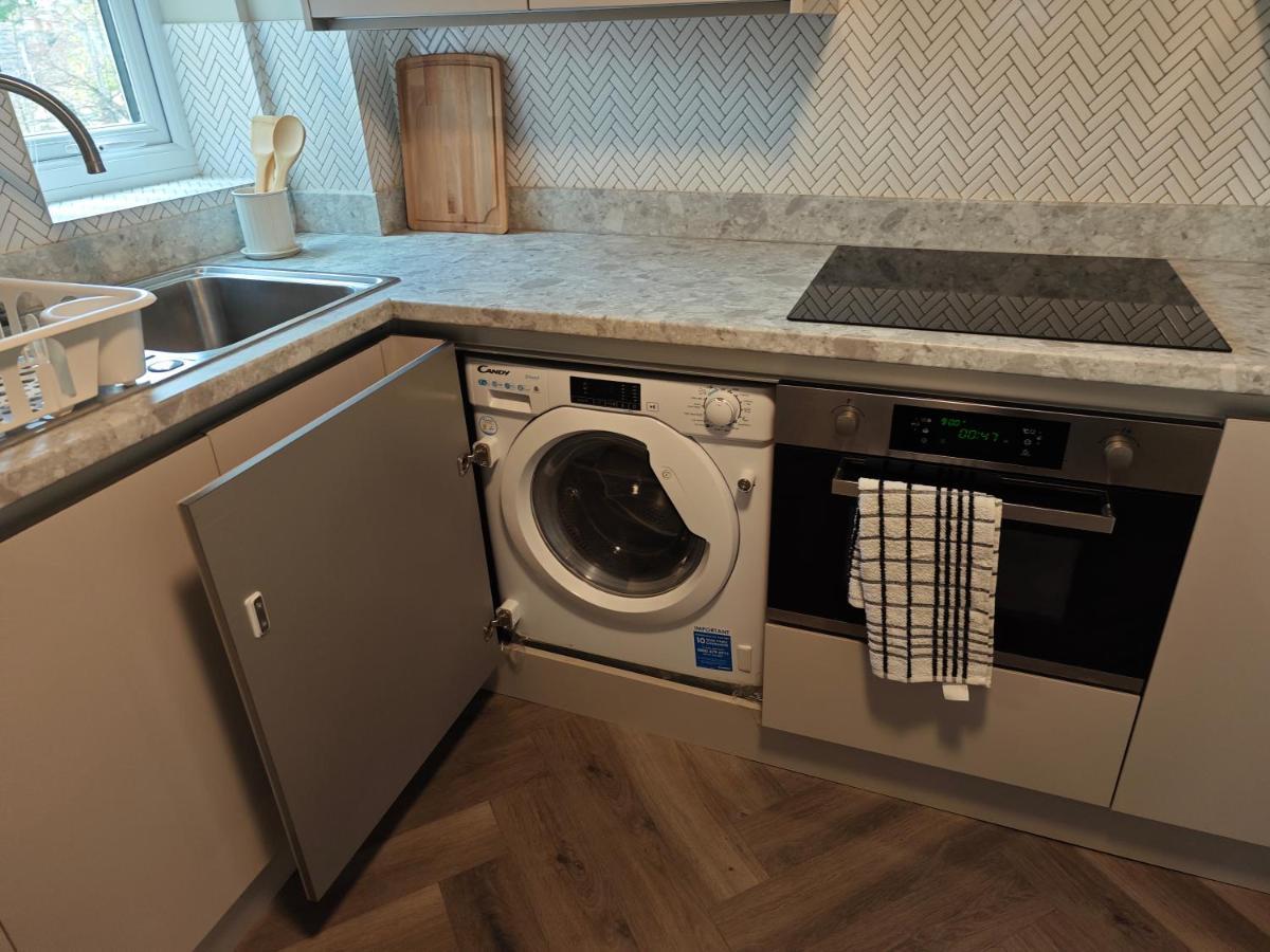 2 Bedroom Flat In Wood Green Piccadilly Line Londra Esterno foto