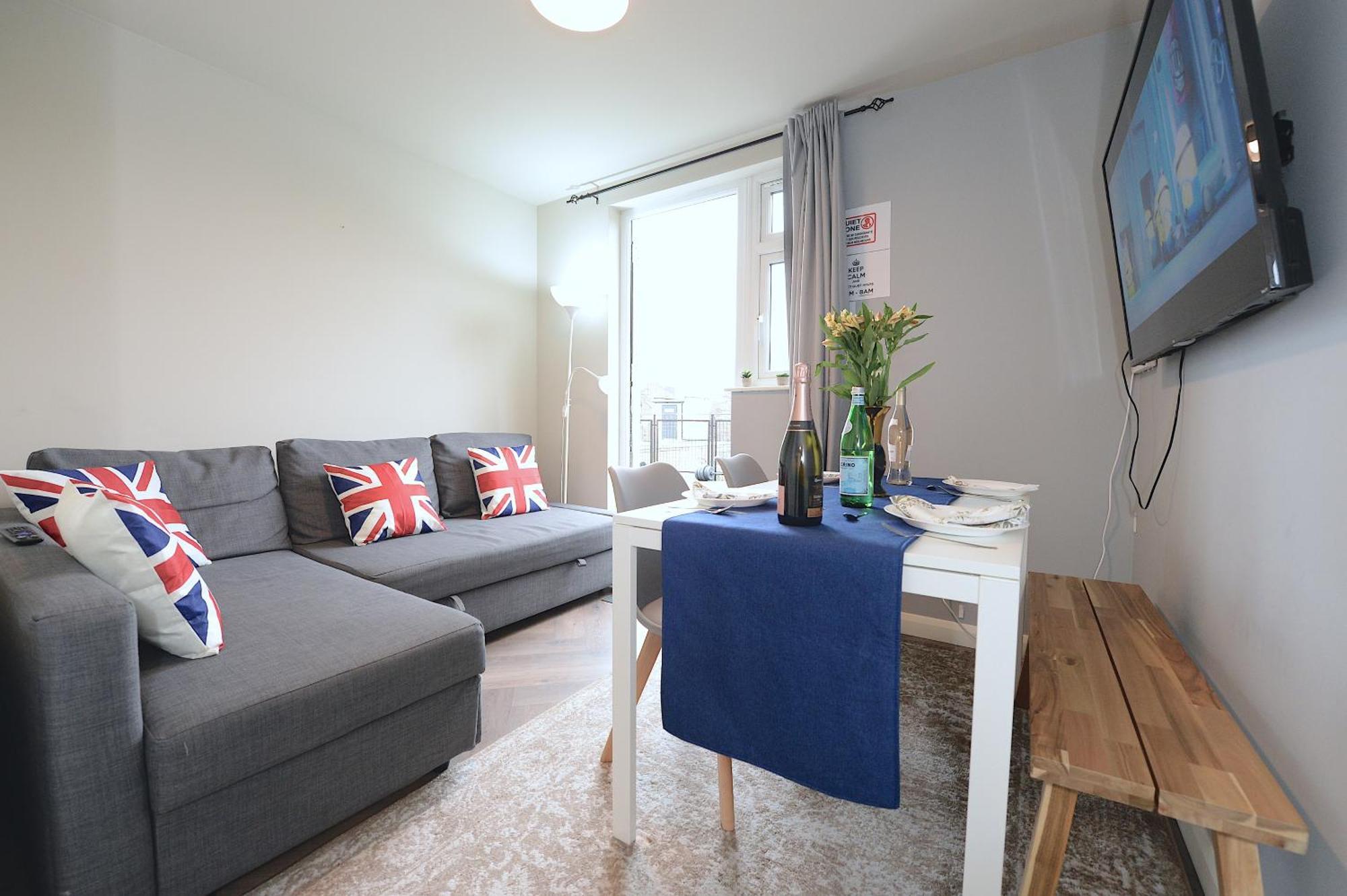 2 Bedroom Flat In Wood Green Piccadilly Line Londra Esterno foto