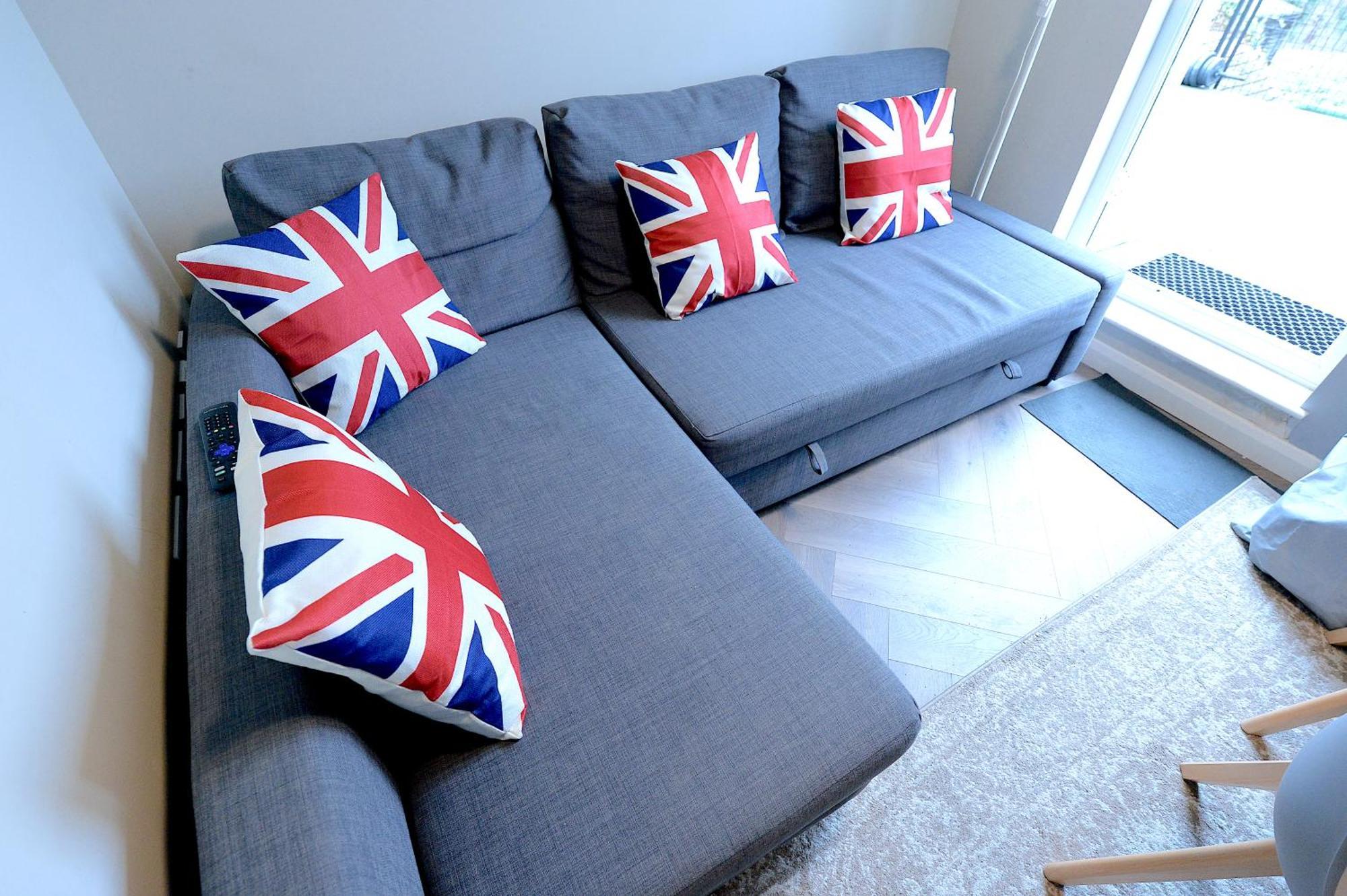 2 Bedroom Flat In Wood Green Piccadilly Line Londra Esterno foto