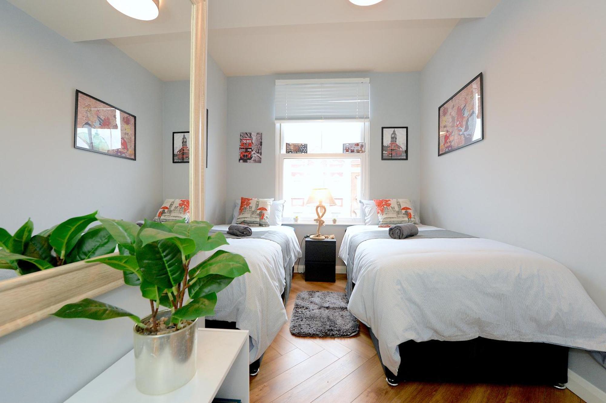 2 Bedroom Flat In Wood Green Piccadilly Line Londra Esterno foto