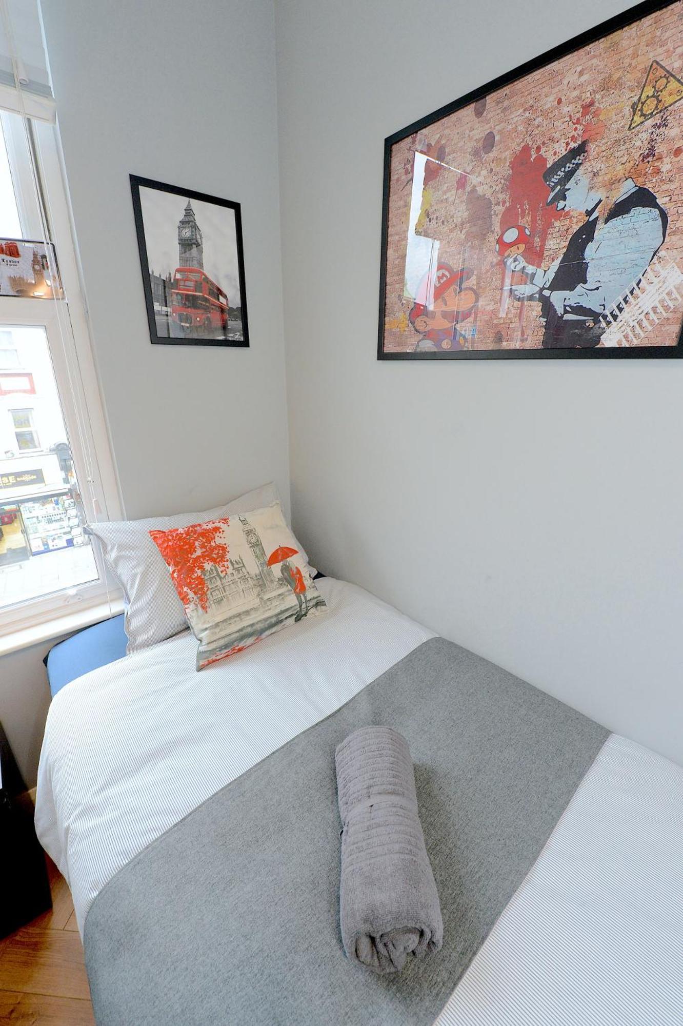 2 Bedroom Flat In Wood Green Piccadilly Line Londra Esterno foto