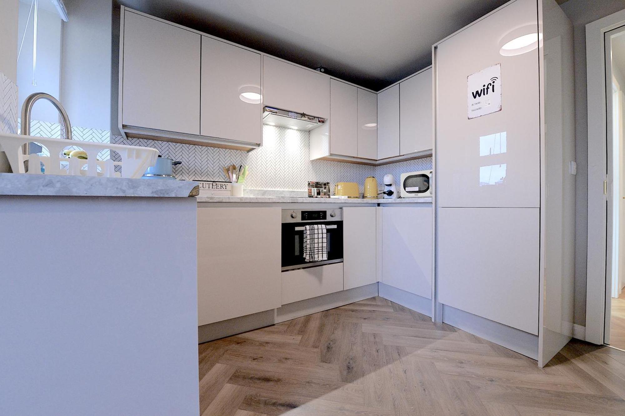 2 Bedroom Flat In Wood Green Piccadilly Line Londra Esterno foto