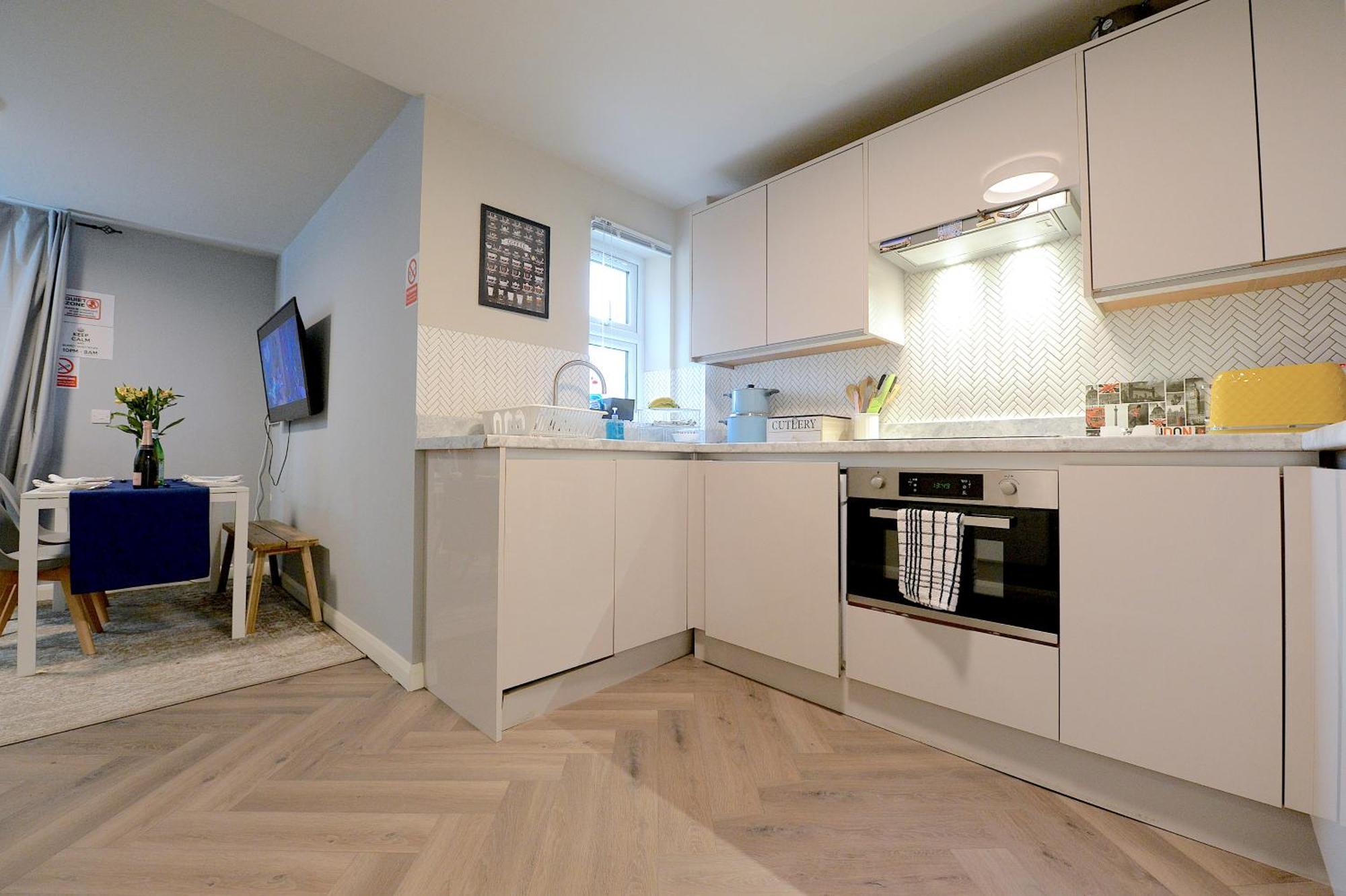 2 Bedroom Flat In Wood Green Piccadilly Line Londra Esterno foto